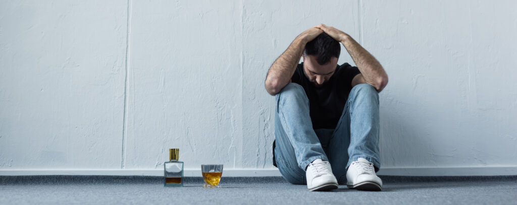 signs of addiction in men, addiction symptoms, men's addiction
